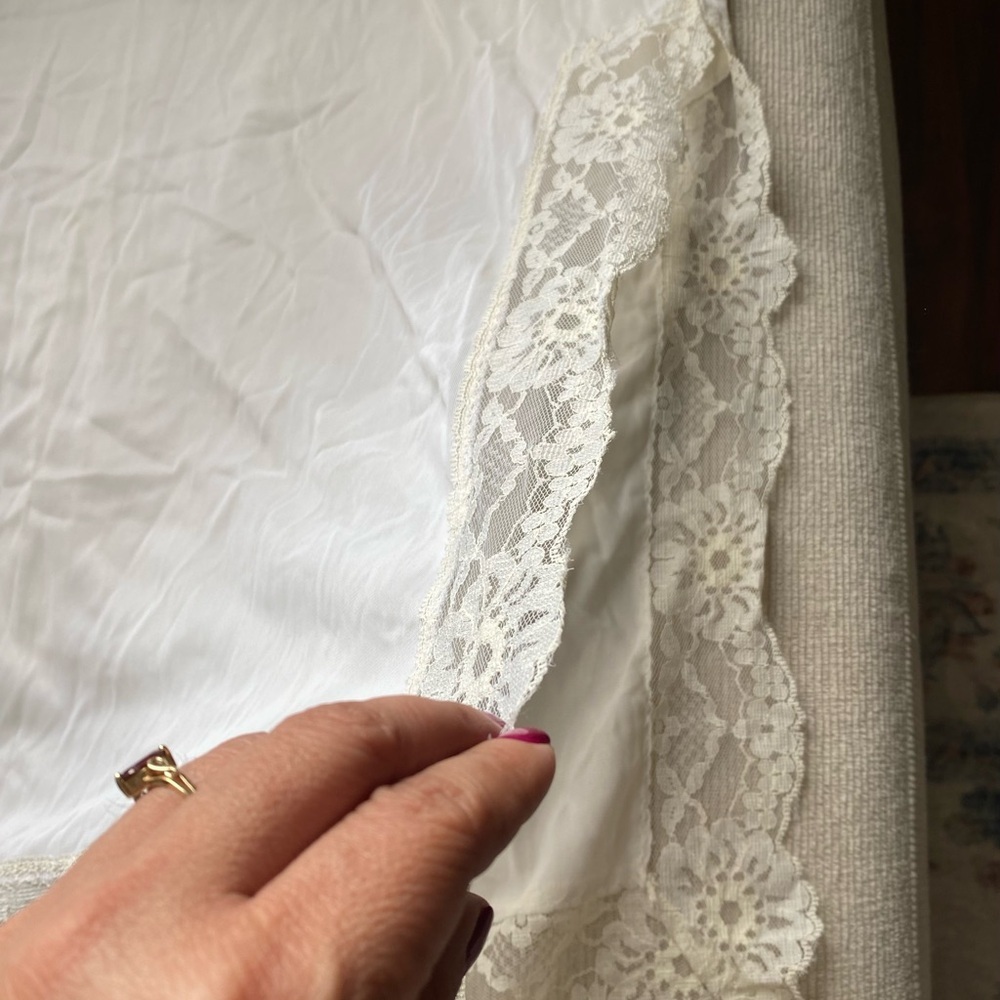 Cream Lace Trim Half Slip with cute side slit - Picture 2 of 5